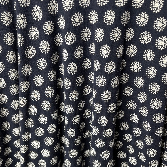 💙 LOFT Navy White Midi Skirt XS Flowy Stretch Women's Pull On Casual 💙 - Picture 3 of 12